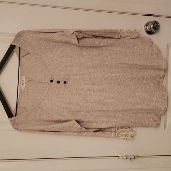 a.gain Tops - A.Gain 2X Oatmeal 3/4 Sleeve Lace Detail Waffle Top NWOT